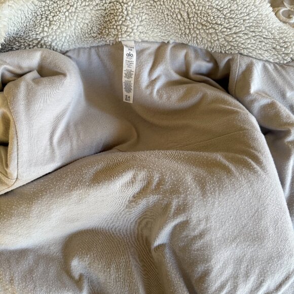 Alo Yoga Foxy Sherpa Jacket Dove Grey Size XS - Picture 7 of 7